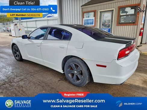 Used 2011 Dodge Charger SE RWD image 3
