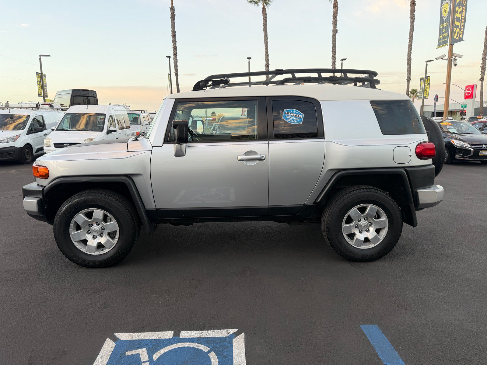 Used 2007 Toyota FJ Cruiser 4WD w/ Upgrade Pkg 1 image 6