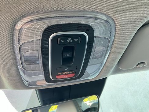 Used 2025 Hyundai Elantra Limited image 33