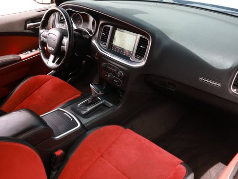 Used 2018 Dodge Charger R/T Scat Pack RWD image 22