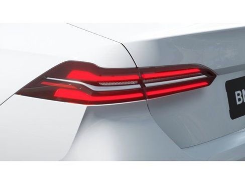 New 2027 BMW 530i RWD image 8