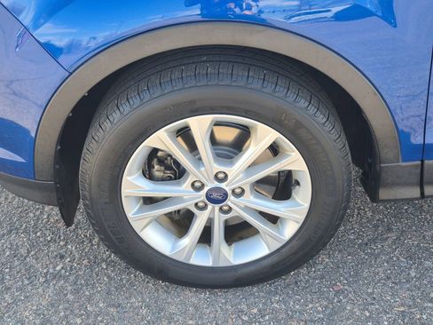 Used 2017 Ford Escape SE w/ SE Cold Weather Package image 18