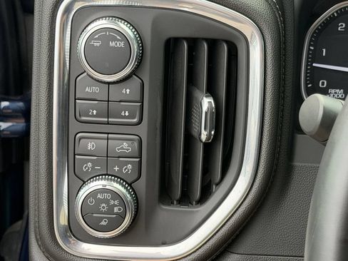 Used 2023 GMC Sierra 2500 SLT AWD/4WD image 31