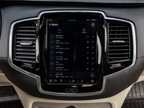 Used 2025 Volvo XC90 B6 Ultra w/ Protection Package Premier image 20