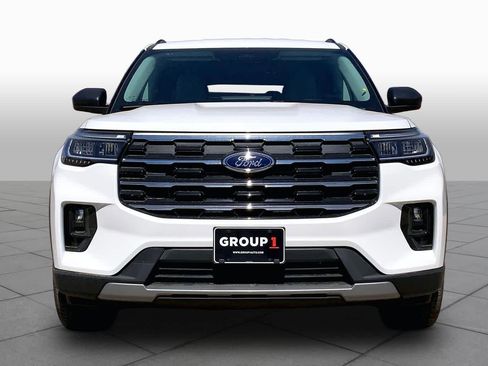 New 2026 Ford Explorer Active RWD image 3