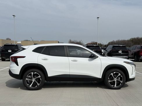 New 2026 Chevrolet Trax RS w/ Driver Confidence Package image 3