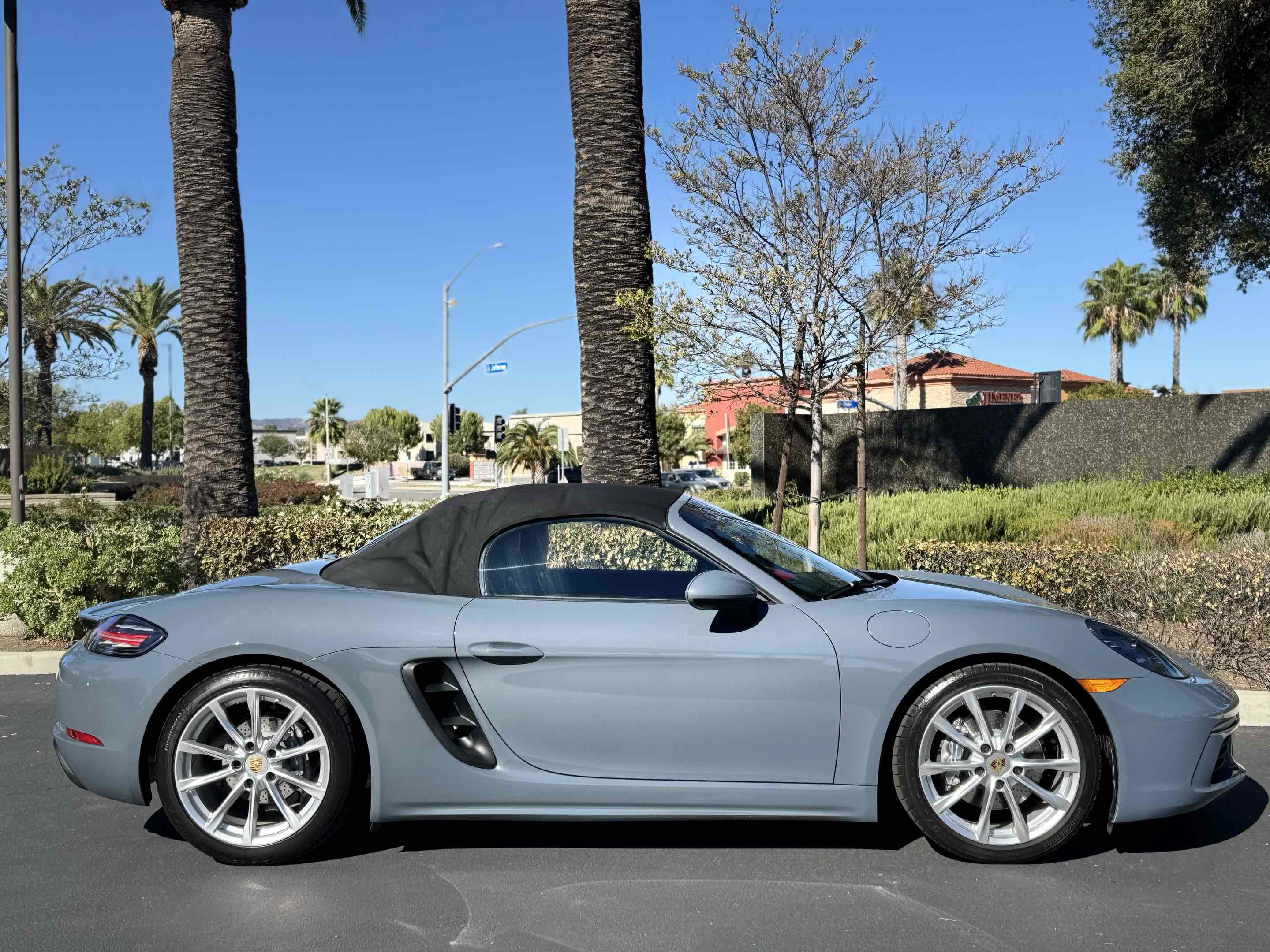 Used 2017 Porsche 718 Boxster RWD image 85