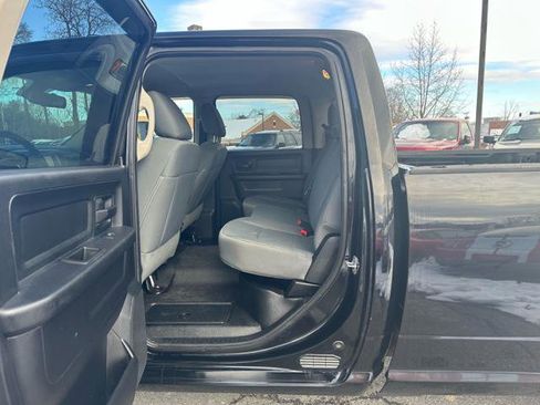 Used 2014 RAM 2500 Tradesman w/ Chrome Appearance Group image 12