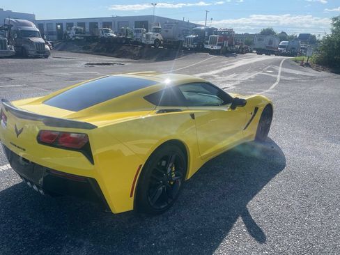 Used 2016 Chevrolet Corvette Stingray Coupe w/ Carbon Flash Badge Package RWD image 5