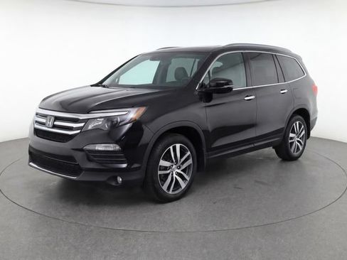 Used 2017 Honda Pilot Touring image 8