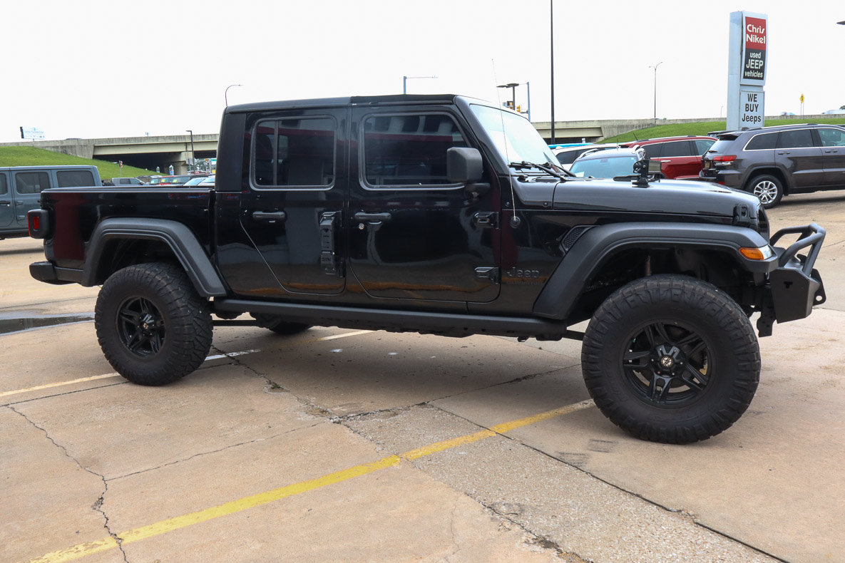 Used 2020 Jeep Gladiator Sport AWD/4WD image 4