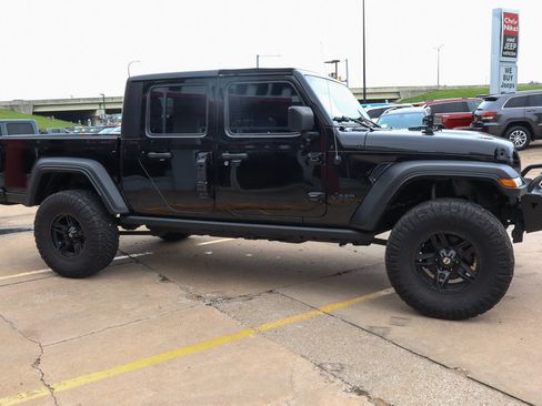 Used 2020 Jeep Gladiator Sport AWD/4WD image 4