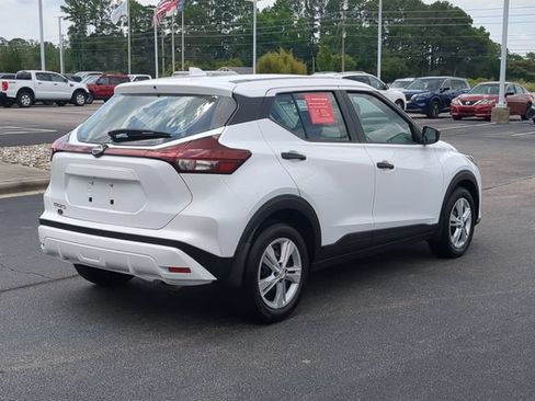 Certified 2025 Nissan Kicks Play S FWD image 3