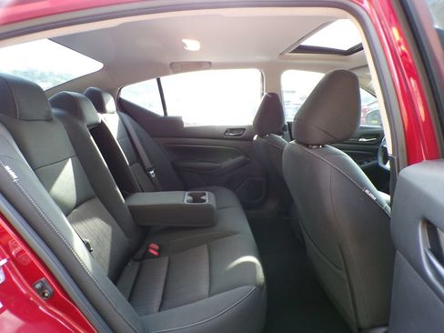 Used 2024 Nissan Altima 2.5 SV w/ SV Premium Package FWD image 20