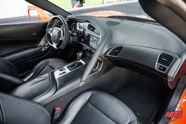 Used 2019 Chevrolet Corvette Stingray Coupe w/ Carbon Flash Badge Package RWD image 25