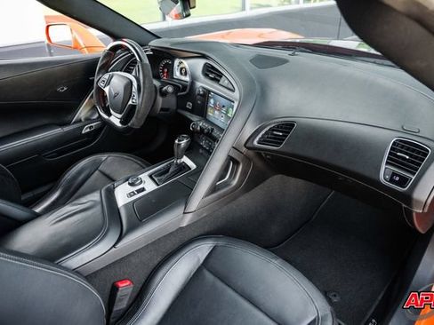 Used 2019 Chevrolet Corvette Stingray Coupe w/ Carbon Flash Badge Package RWD image 25
