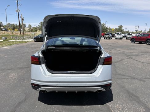 Used 2023 Nissan Altima 2.5 SL FWD image 10