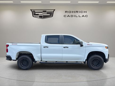 Used 2019 Chevrolet Silverado 1500 Custom Trail Boss w/ Custom Convenience Package AWD/4WD image 4