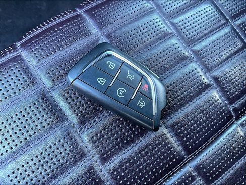 Used 2021 Cadillac Escalade Sport Platinum w/ Heavy-Duty Trailer Package image 31