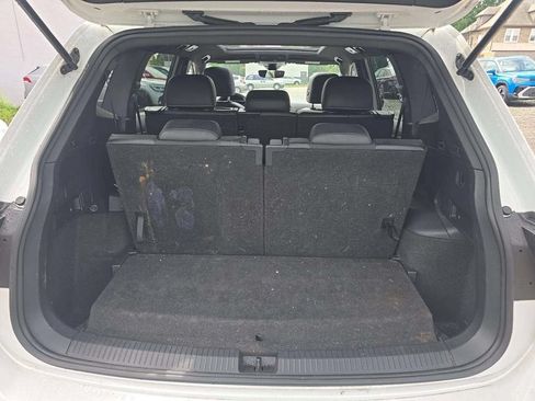 Used 2022 Volkswagen Tiguan SE R-Line FWD image 7