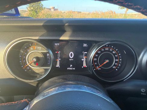Used 2023 Jeep Gladiator Mojave w/ Cold Weather Group AWD/4WD image 5