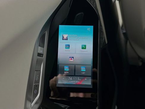 Used 2026 BMW 740i xDrive w/ Executive Package image 25