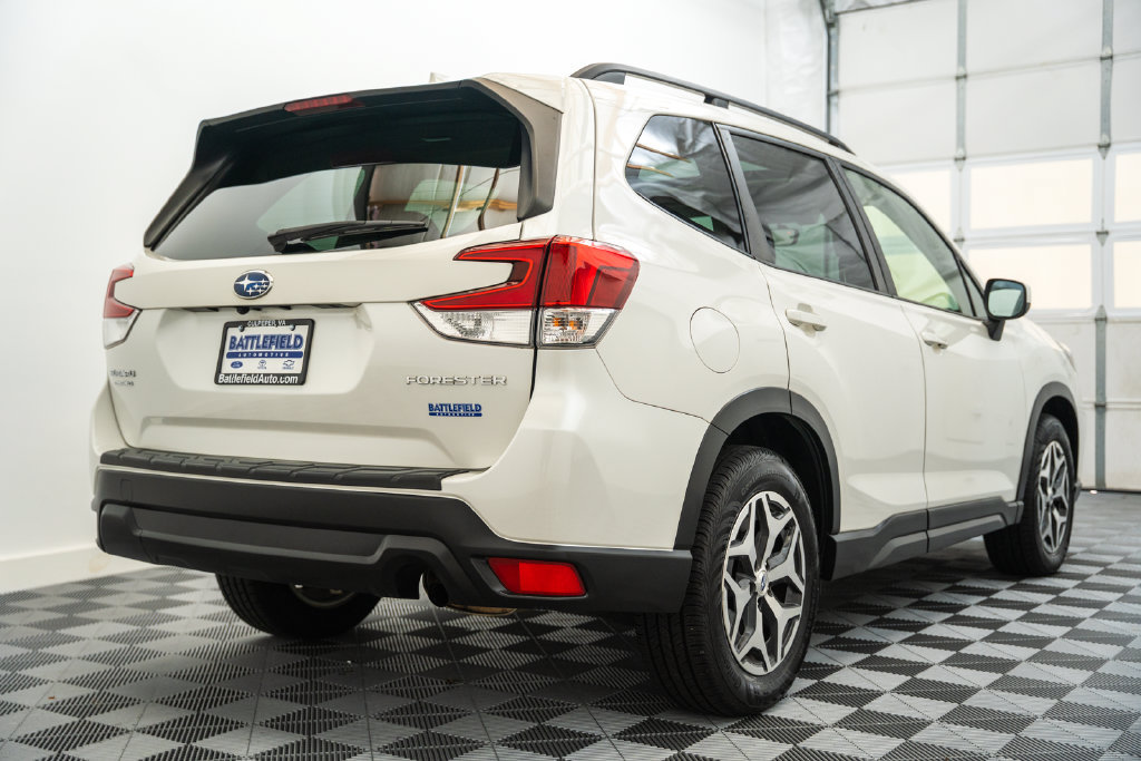 Used 2020 Subaru Forester Premium AWD/4WD image 5