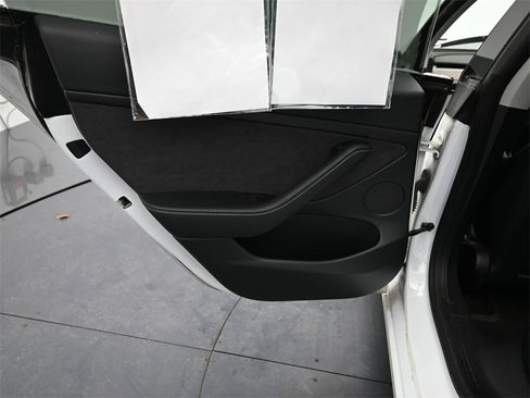 Used 2023 Tesla Model 3 Performance image 15