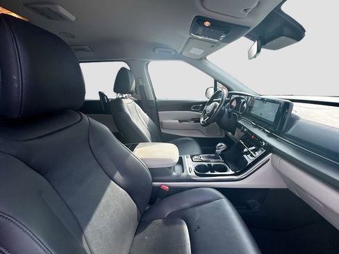Used 2022 Kia Carnival SX image 29