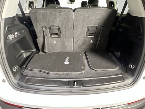 Used 2023 Jeep Grand Cherokee L Limited AWD/4WD image 25