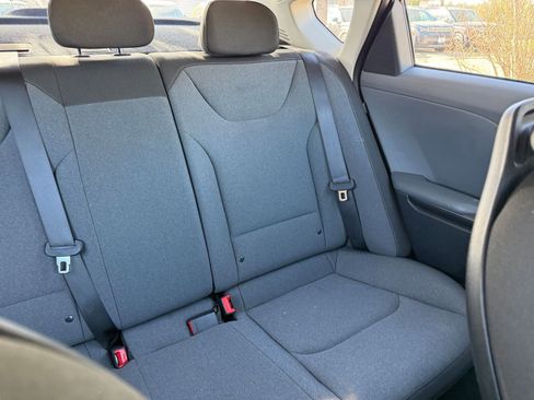 Used 2025 Kia K4 LXS image 39