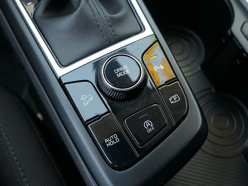 Used 2025 Kia Sportage LX FWD image 19