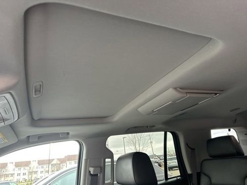 Used 2018 Chevrolet Tahoe LT image 5