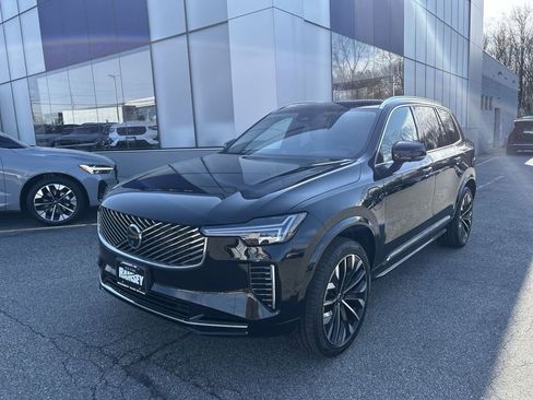 Certified 2025 Volvo XC90 T8 Ultra AWD/4WD image 4