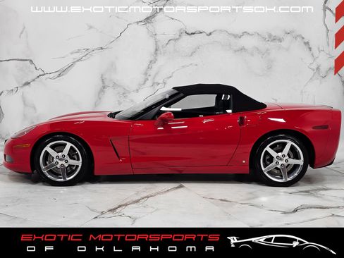 Used 2006 Chevrolet Corvette Convertible w/ Preferred Equipment Group RWD image 7