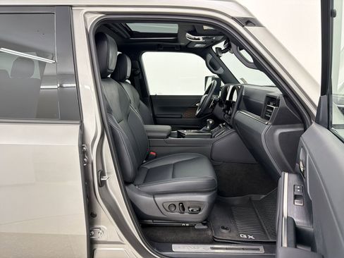 Used 2025 Lexus GX 550 w/ Accessory Package (2T) AWD/4WD image 31