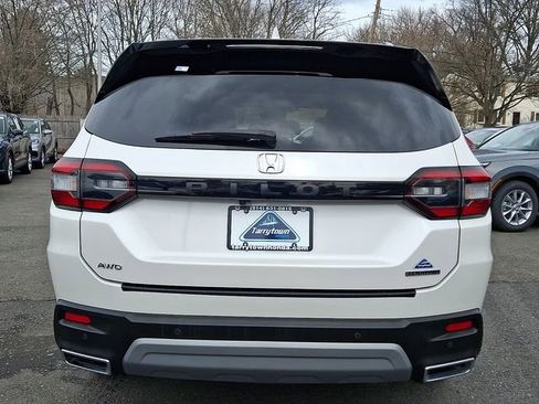 Certified 2023 Honda Pilot Touring image 5
