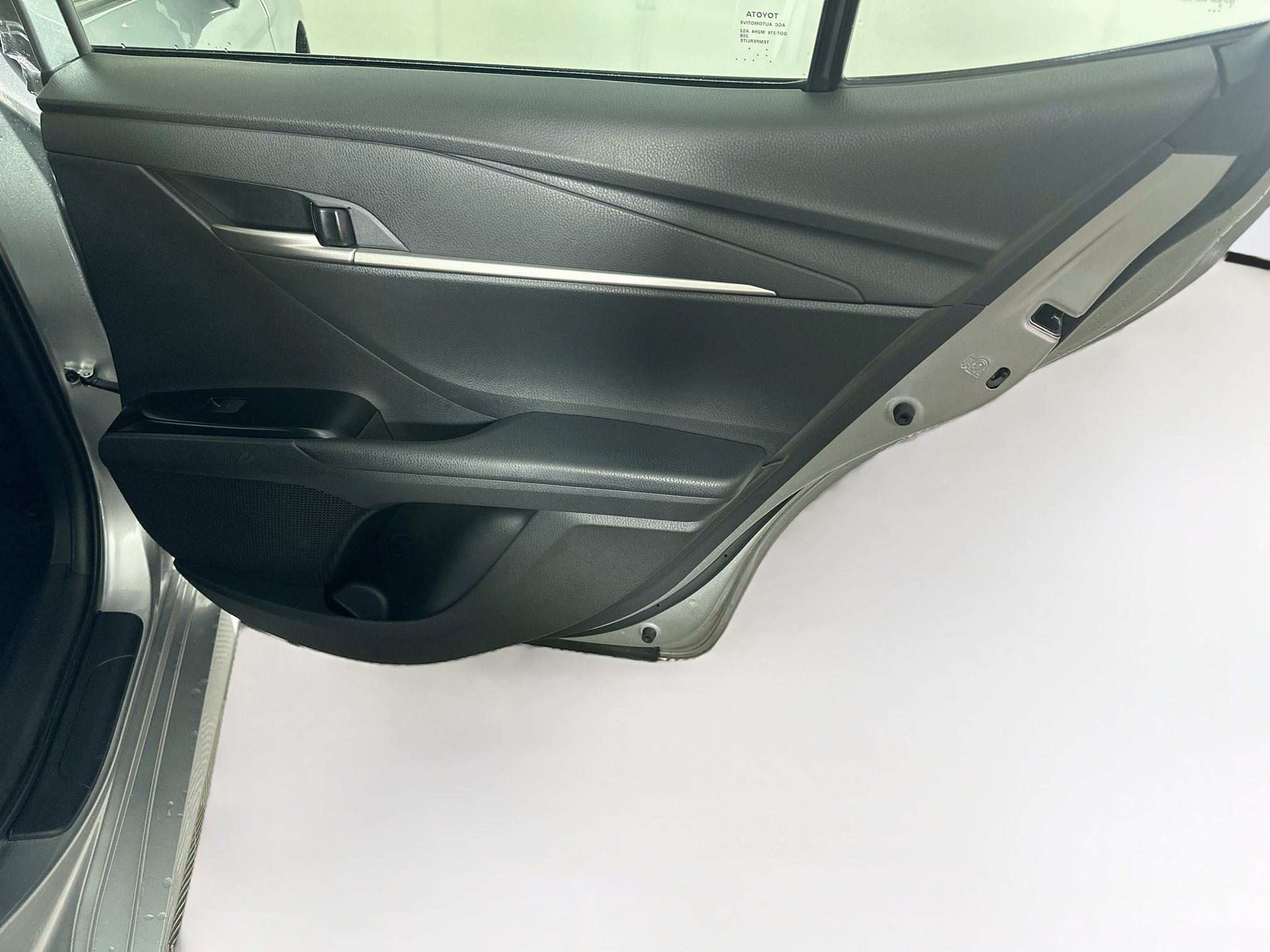 Used 2025 Toyota Camry LE FWD image 30