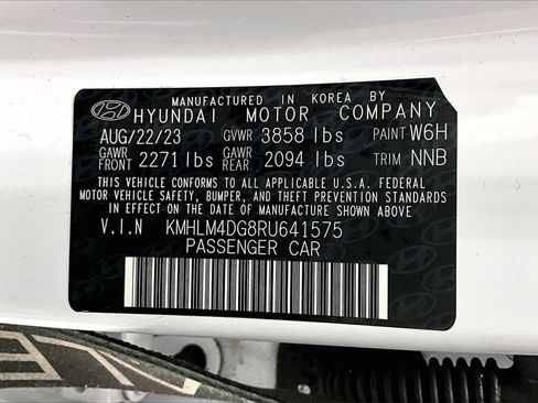 Used 2024 Hyundai Elantra SEL image 32