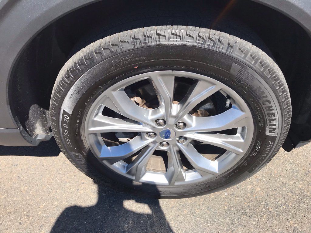 Used 2024 Ford Explorer XLT w/ Equipment Group 202A AWD/4WD image 29