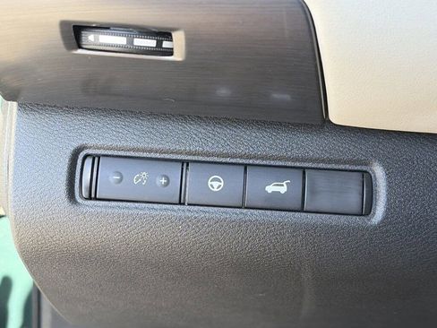 Certified 2024 Nissan Pathfinder SL image 28