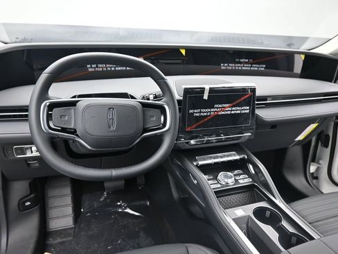 New 2026 Lincoln Nautilus Reserve w/ Jet Appearance Package AWD/4WD image 11