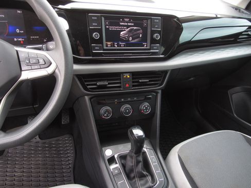 Used 2022 Volkswagen Taos S FWD image 17