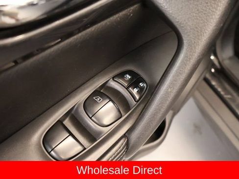 Used 2017 Nissan Rogue S AWD/4WD image 10