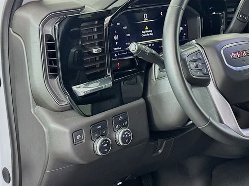 Used 2024 GMC Sierra 1500 Elevation image 16