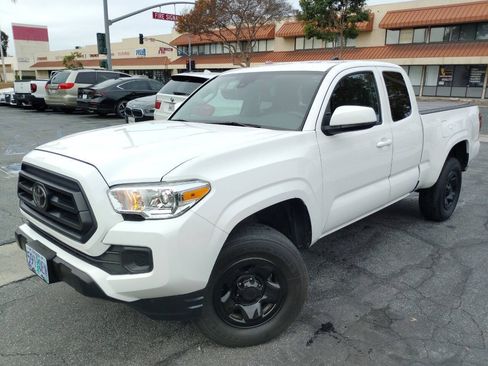 Used 2023 Toyota Tacoma SR w/ SR Convenience Package RWD image 6