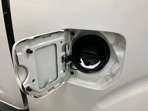 Used 2019 Nissan Frontier S RWD image 28