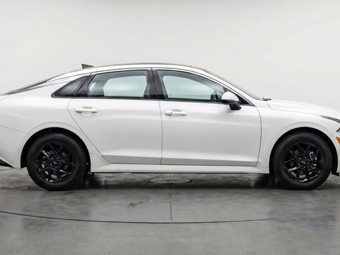 Used 2025 Kia K5 LXS image 11