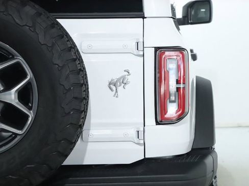 Used 2025 Ford Bronco Badlands image 15