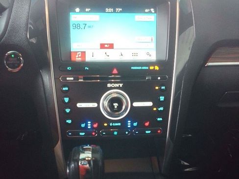 Used 2018 Ford Explorer Limited AWD/4WD image 9